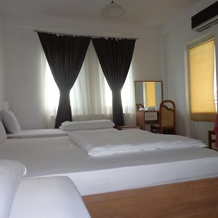 Hotel Rio Приштина Экстерьер фото