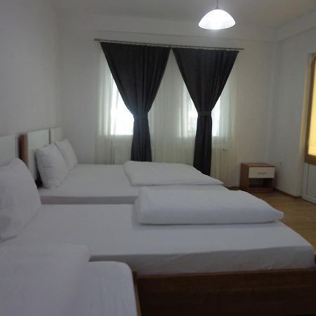Hotel Rio Приштина Экстерьер фото