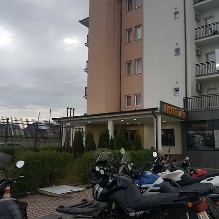 Hotel Rio Приштина Экстерьер фото