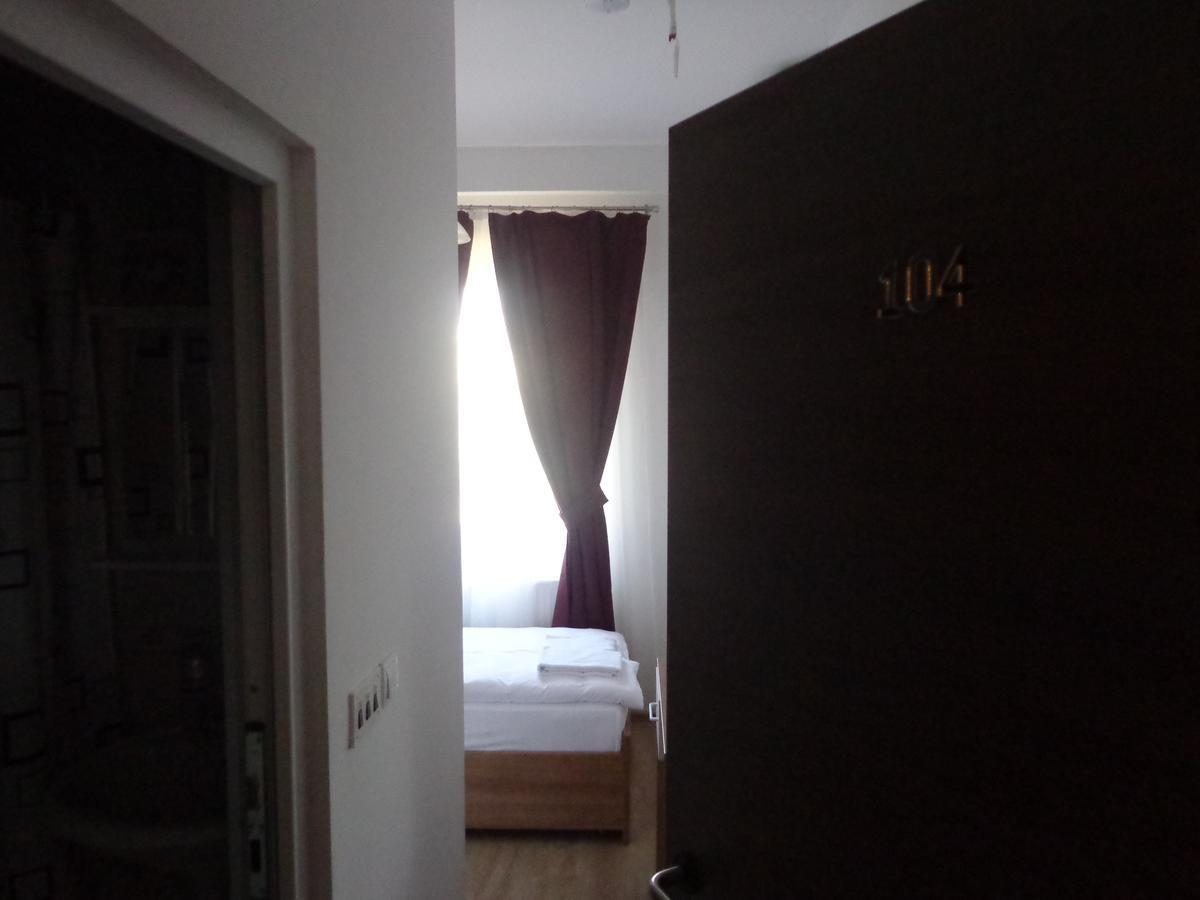 Hotel Rio Приштина Экстерьер фото