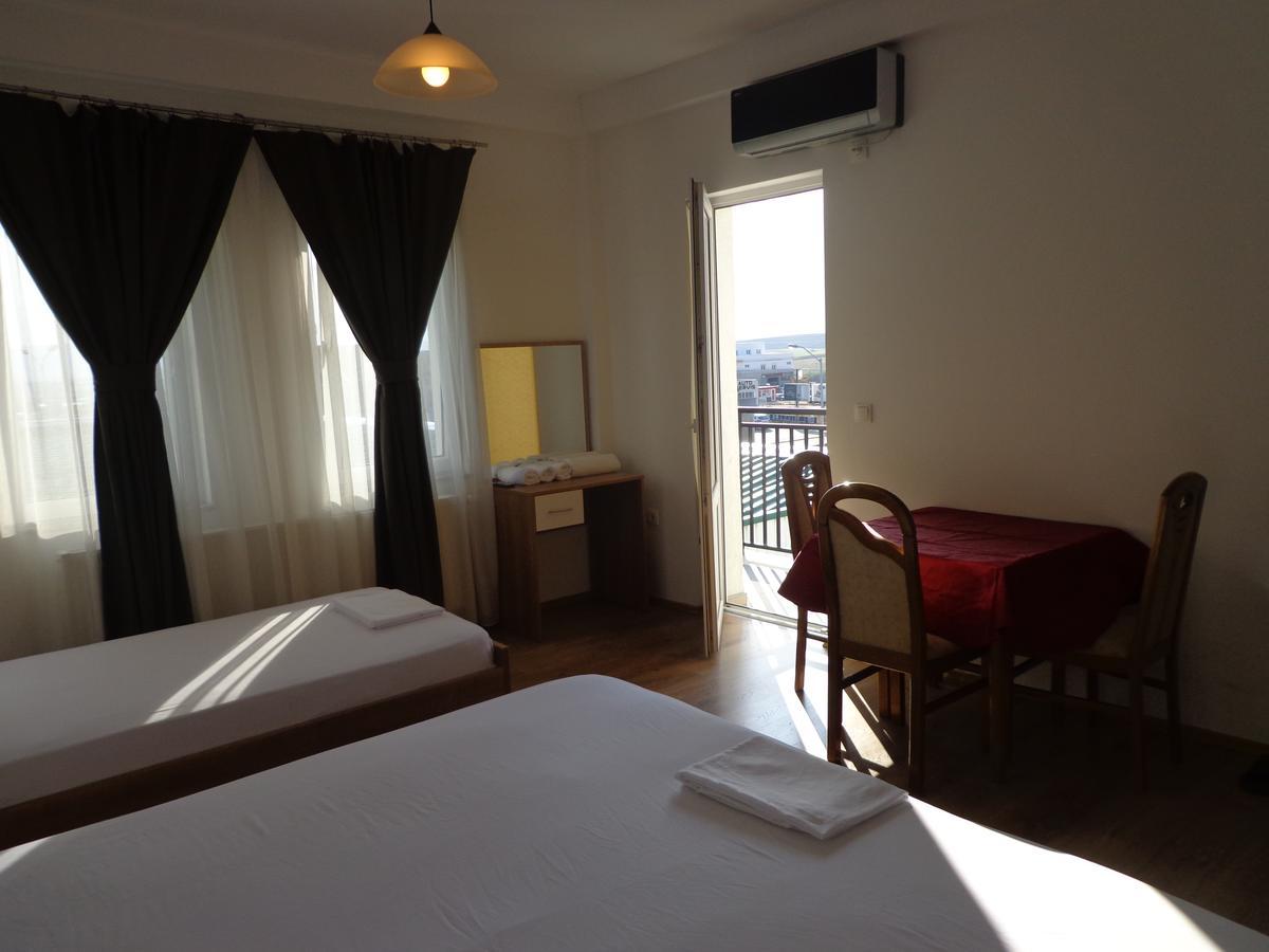 Hotel Rio Приштина Экстерьер фото