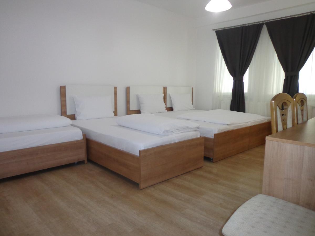 Hotel Rio Приштина Экстерьер фото
