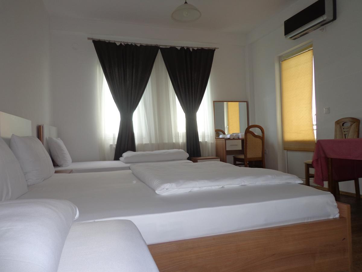 Hotel Rio Приштина Экстерьер фото