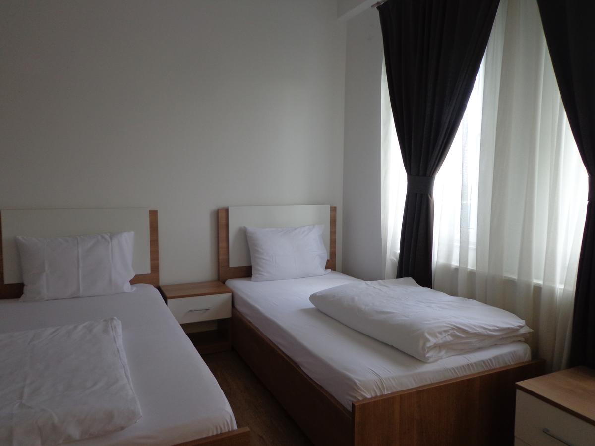 Hotel Rio Приштина Экстерьер фото