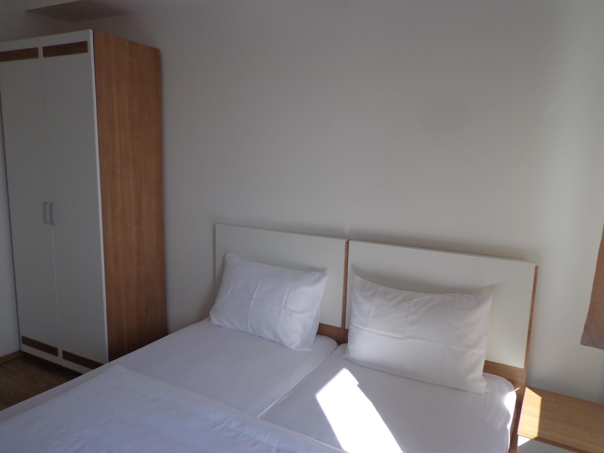 Hotel Rio Приштина Экстерьер фото