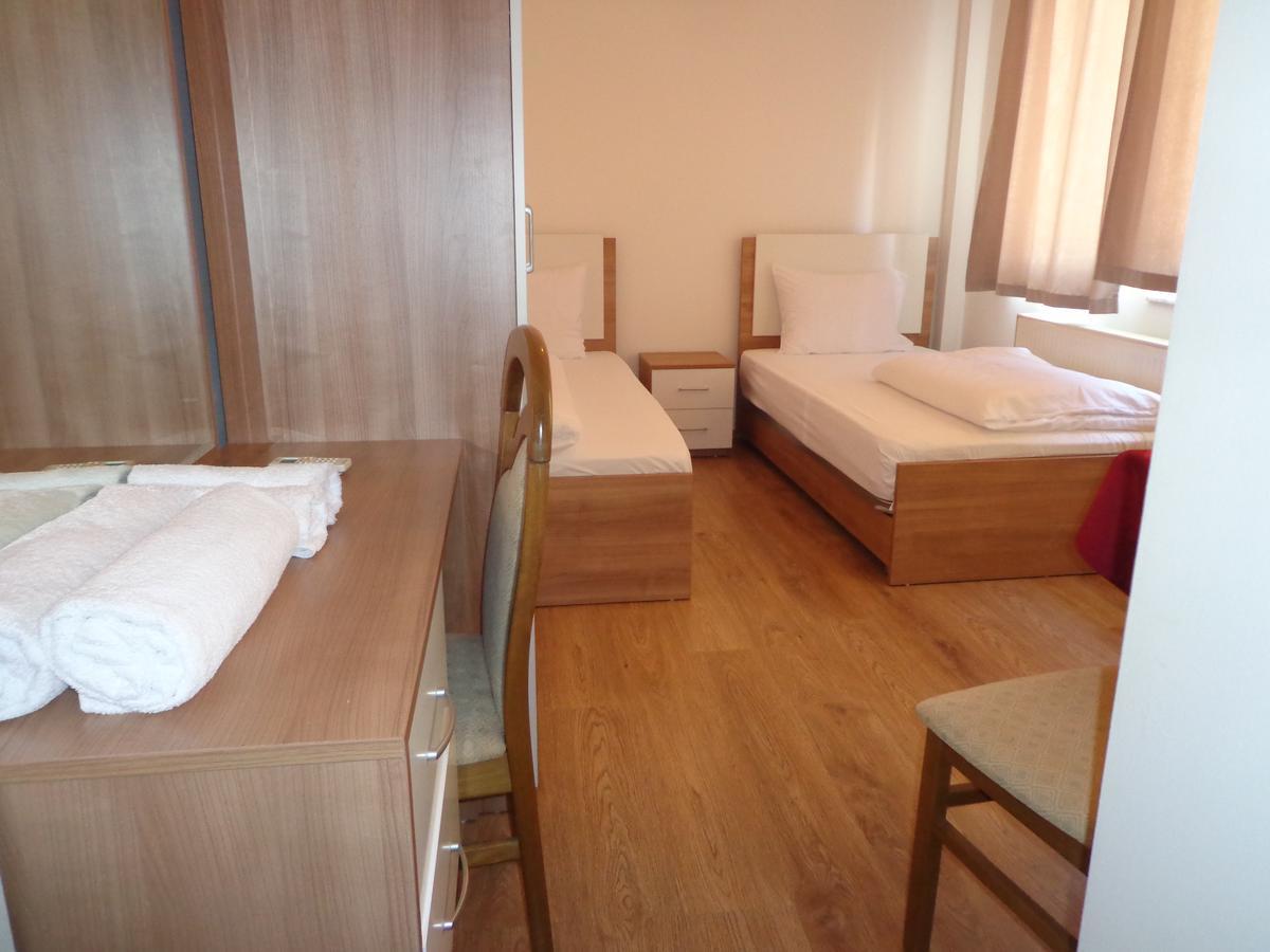 Hotel Rio Приштина Экстерьер фото